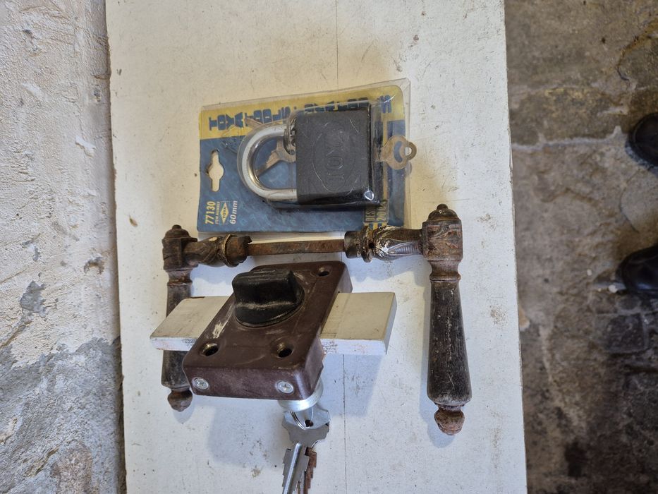 Klamka antyk  plus zamek kłódka