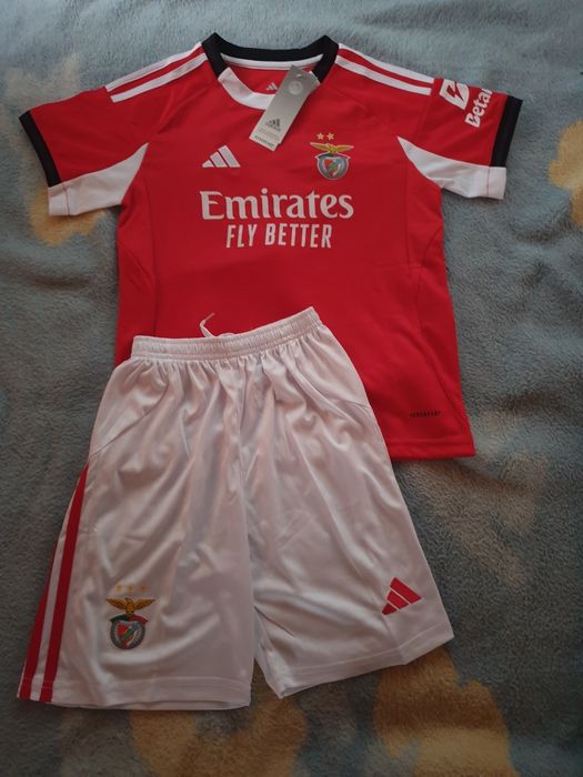 Equipamento criança Benfica