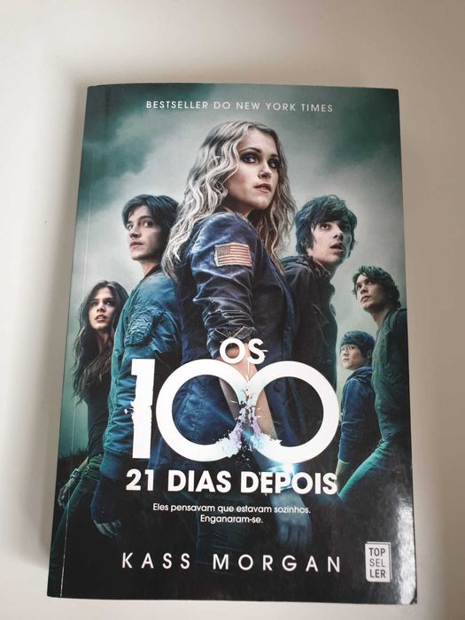 Livro os 100: 21 dias depois de Kass Morgan
