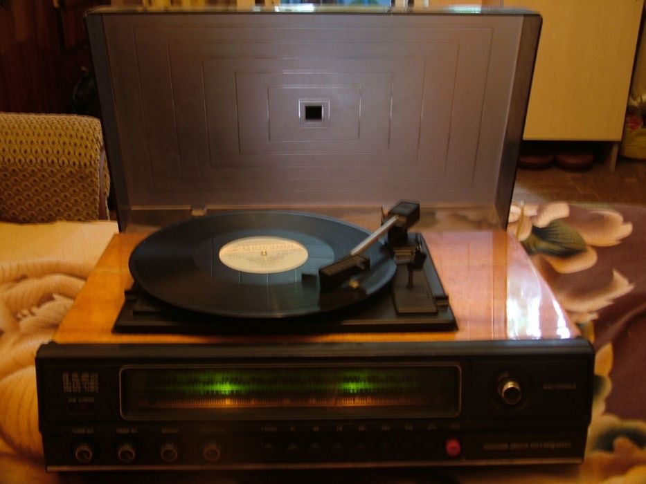 Радиола "Вега-323-стерео"