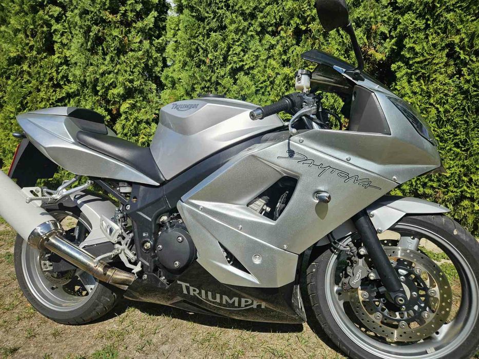 Мотоцикл .Тріумф DAYTONA 2003 р.600 к.