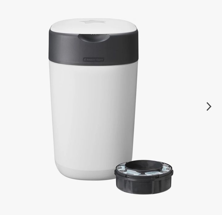 Banheira com fraldário+deposito fraldas