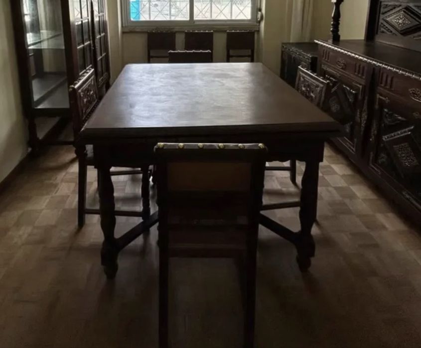 Mesa de jantar com 6 cadeiras