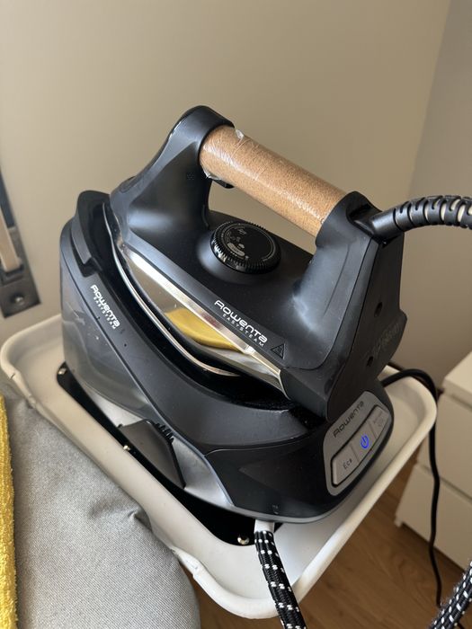 Ferro de engomar com caldeira Rowenta