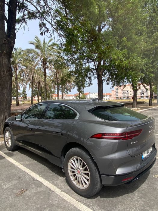 Jaguar I-Pace versão SE AWD.
