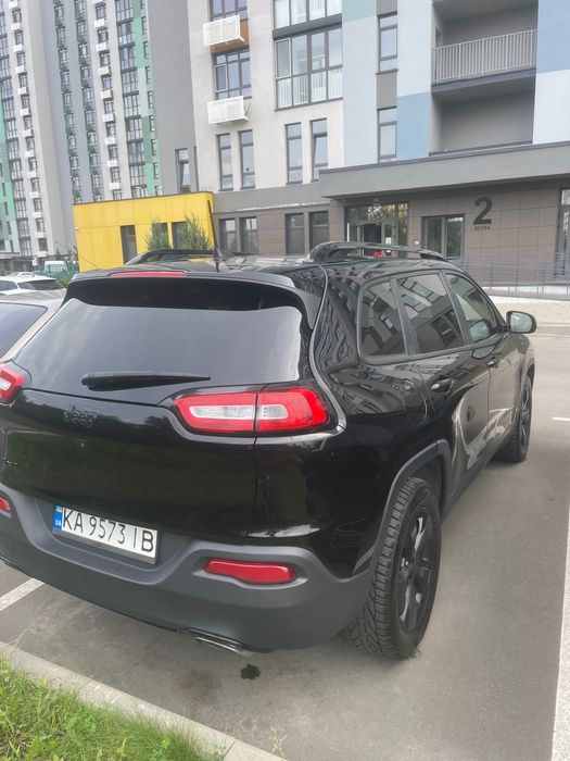 Продам джип черокі
