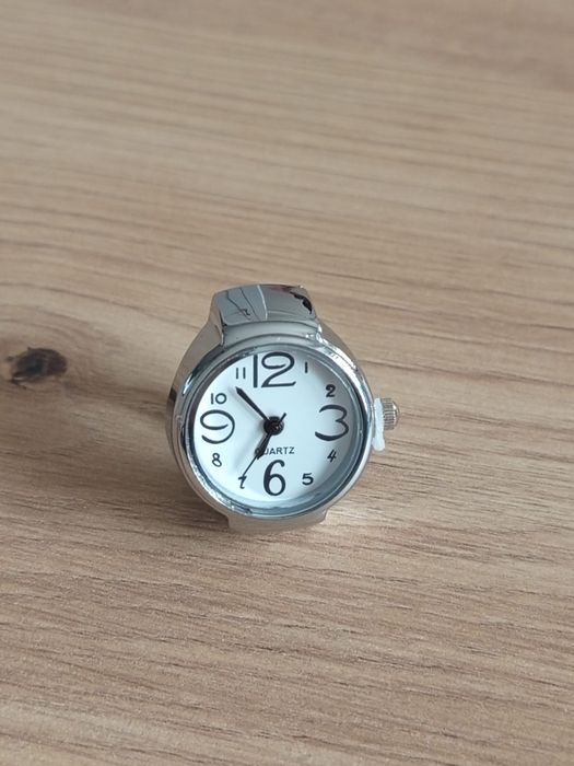 Zegarek Quartz – biały, nowy