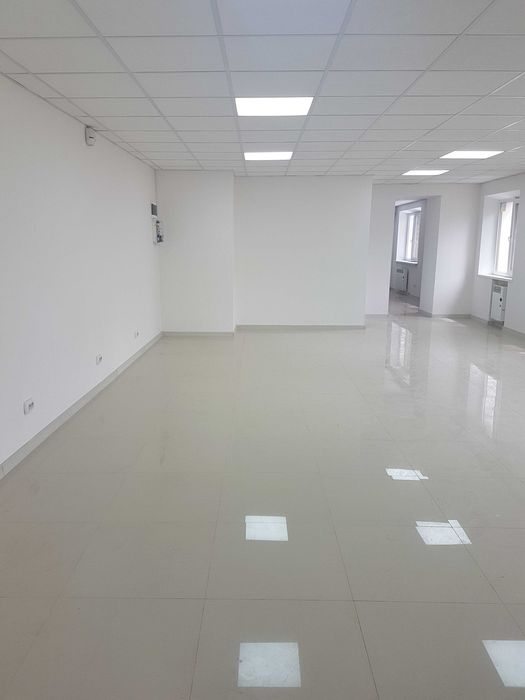 Продаётся или Сдается в аренду салон, магазин, офис.