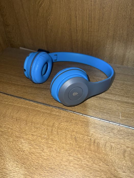 Vendo conjunto de mesa de DJ e Fones.