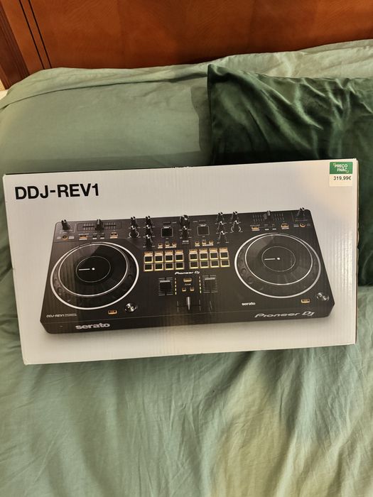 Conjunto DJ - Pioneer DJ DDJ-REV1, Audio-Technica ATH-M20x, Hercules DJMonitor 32