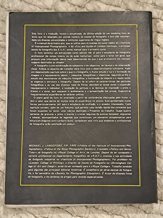 Livro "Fotografia Básica" de Michael Langford