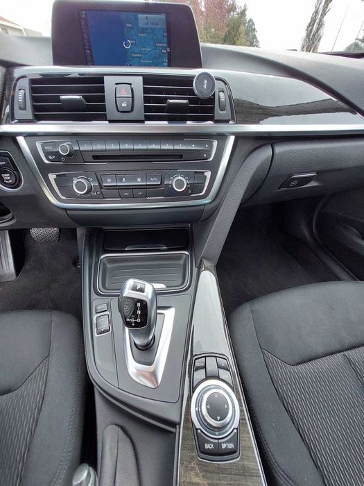 Carrinha BMW 318D Luxury Nacional