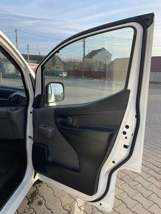 Nissan e-NV200 2015