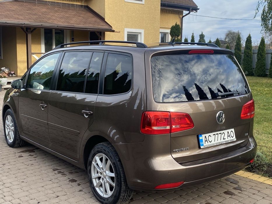 Volkswagen..Сімейний автомобіль..