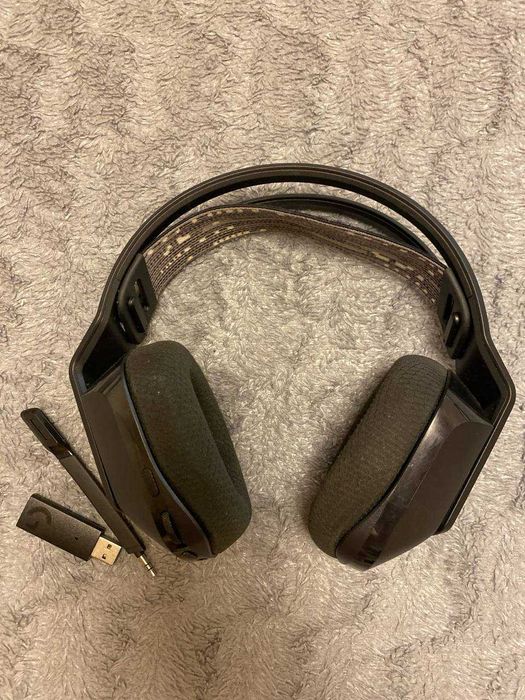 Продам навушники logitech g733