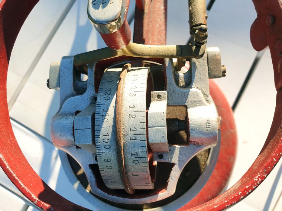 Rariedade: máquina vintage SOL do fabrico de calçado  em pele