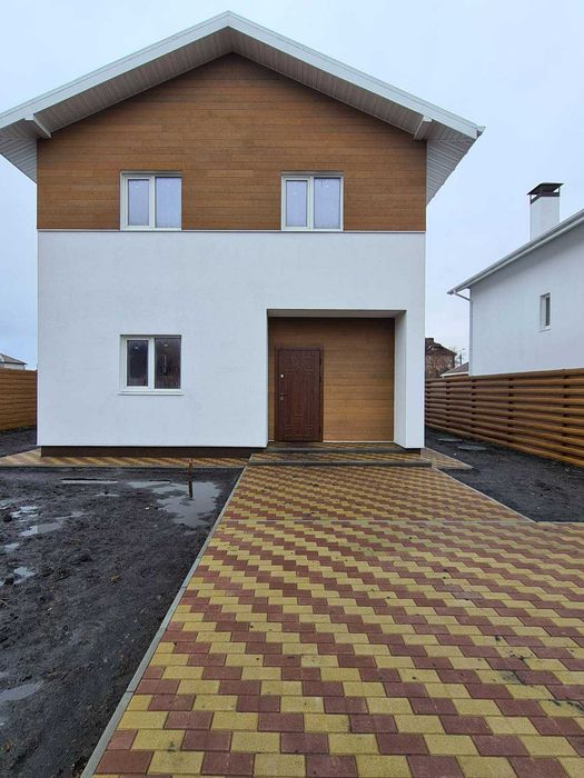 Продається стильний будинок в мальовничому місці в селі Зазим'я