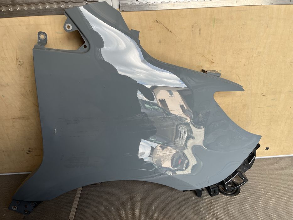 Продам крило праве на спрінтер 907