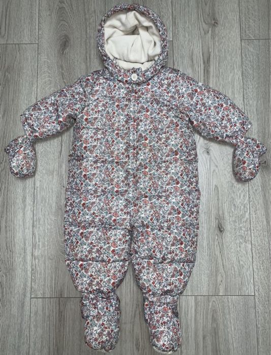 Комбинезон пуховый Gap на 6 / 12 мес  В идеальном состоянии