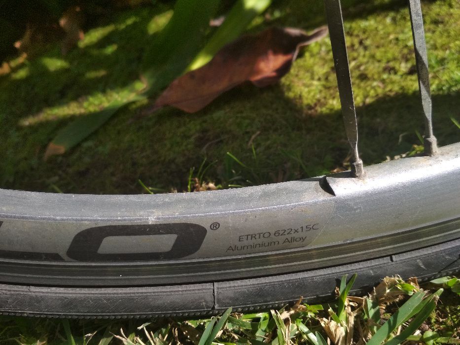 Rodas de estrada Campagnolo Zonda (10-11v)