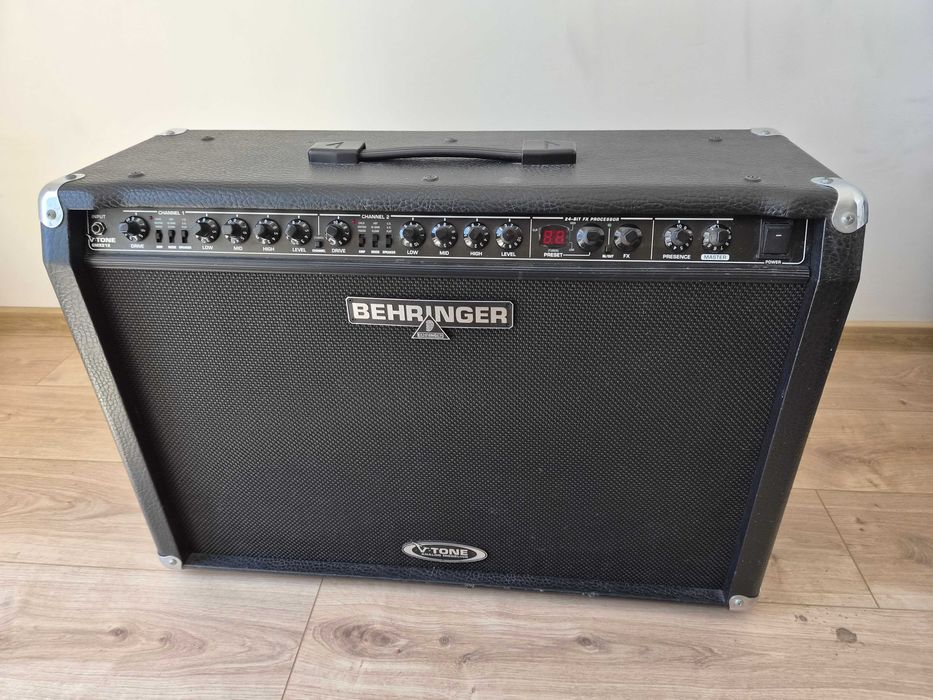 Wzmacniacz gitarowy combo Behringer V Tone GMX212