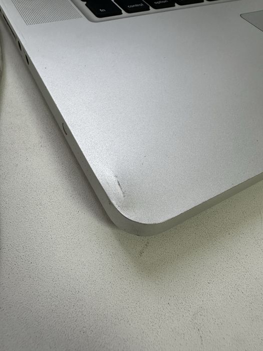 Macbook pro a1286 2012  i7 8gb ssd 120gb