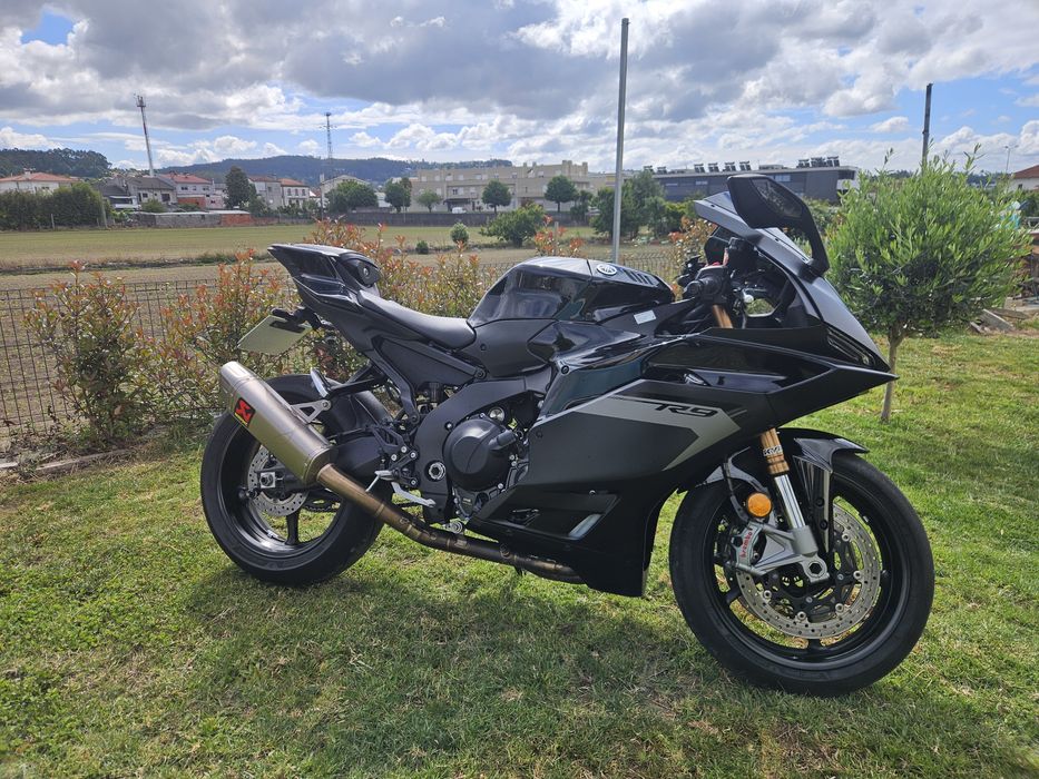 Yamaha R9 Akrapovic