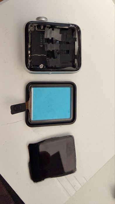 apple watch  series  3  - uszkodzony