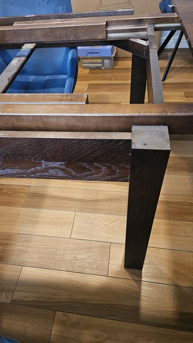 Duży stół do jadalni