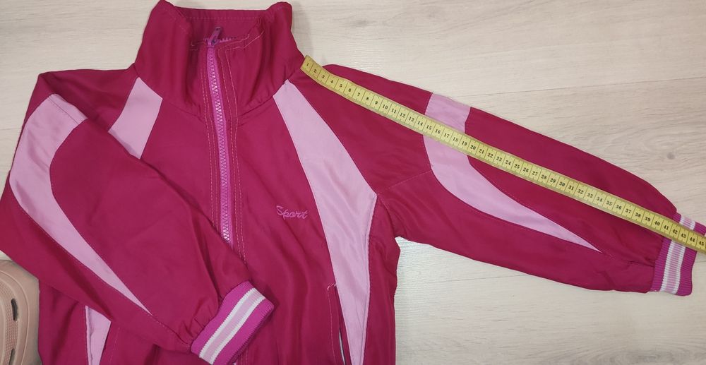 Кофтинка, светр, бомбер для дівчинки на 2-4 роки