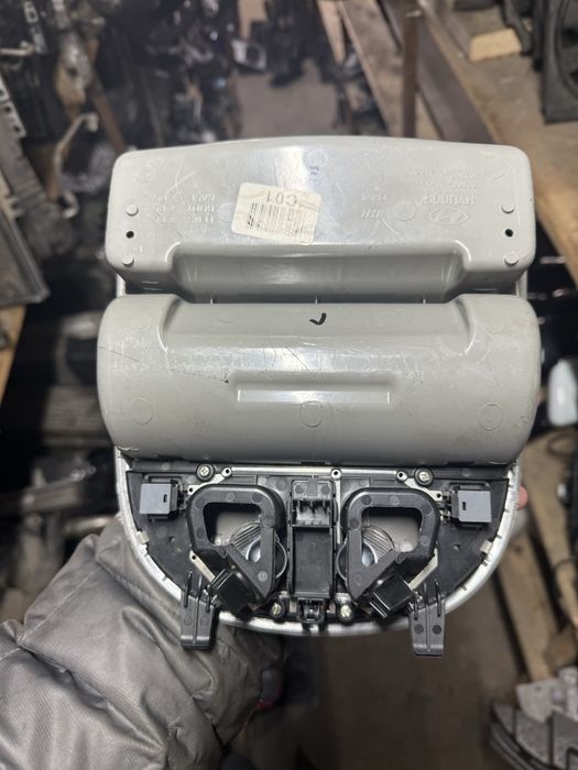 Плафон підсвітка салону окулярниця Hyundai Santa Fe 06-12 92800-2bxxx