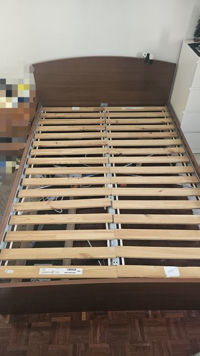 Cama de madeira,usada