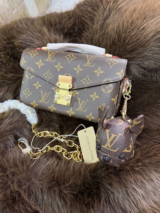 Louis Vuitton стильний брелок бульдожка