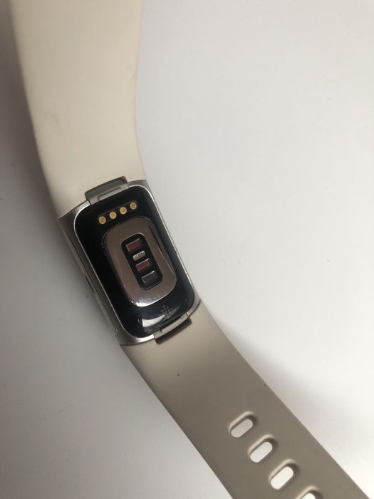 Fitbit charge 6 porcelain