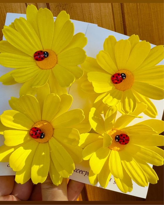 Квіти. Ромашки. Зажими ромашка.