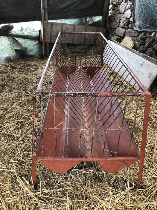 Esta tudo em perfeito estado alguma duvida e so vir ver