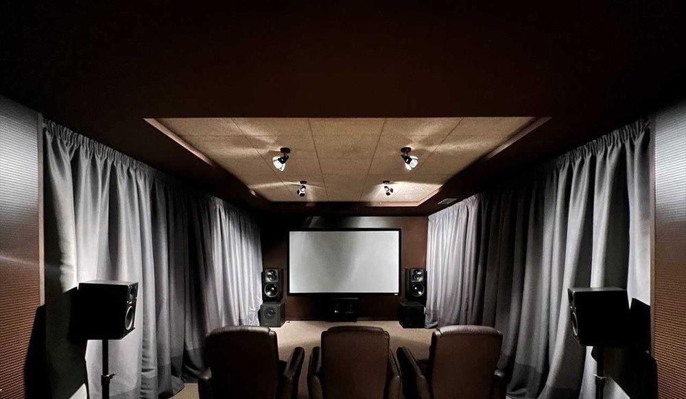 Подобова оренда великого сучасного будинку у Кийлові. Кінотеатр Сауна