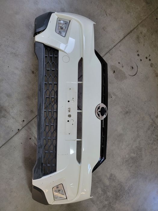 Передній бампер SSANG YONG TIVOLI 2015-2019