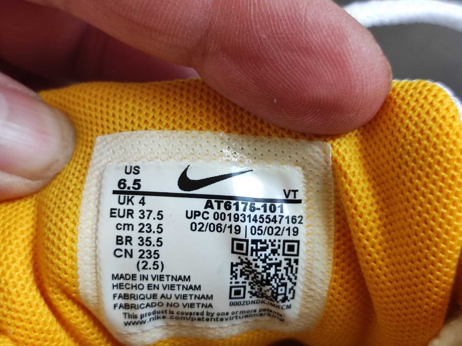 - Nike Air Max 200  Sneakersy r. 37,5