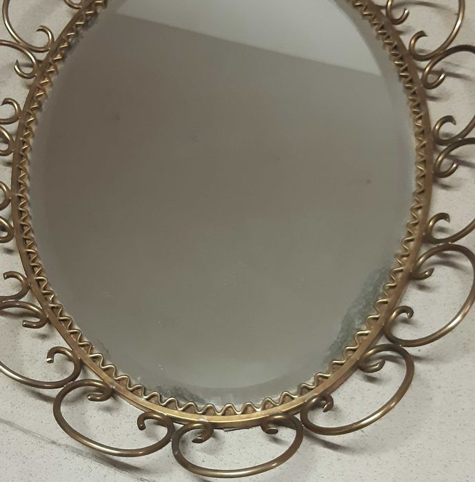 Antigo e belíssimo Espelho em latão maciço