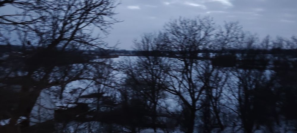 Продам власну земельну ділянку з виходом до річки. Під забудову та ведення господарства. Кадастровий номер на 25 соток під забудову для оформлення є.