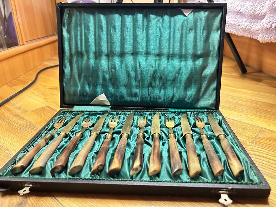 Набро антикварних  виделок  та ножів  Німеччина  1950 -1960