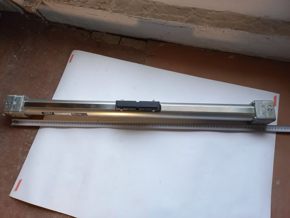 Пнемоциліндр безштоковий.