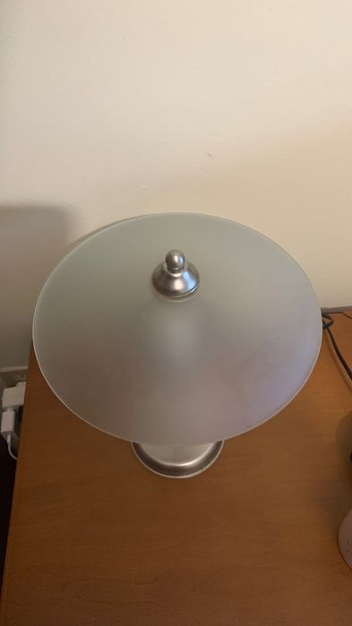 Candeeiros de vidro de teto e de mesa