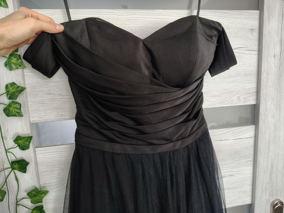 Piękna suknia wieczorowa, na studniówkę, półmetek, wesele. rozm. 38 M