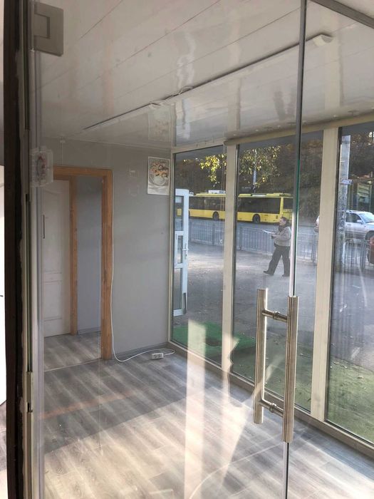 ОРенда капітальний кіоск 18 кв.м. , ремонт, Ужвій 1, без%