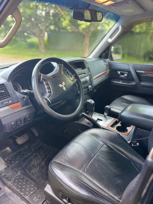 Mitsubishi pajero wagon 3.2