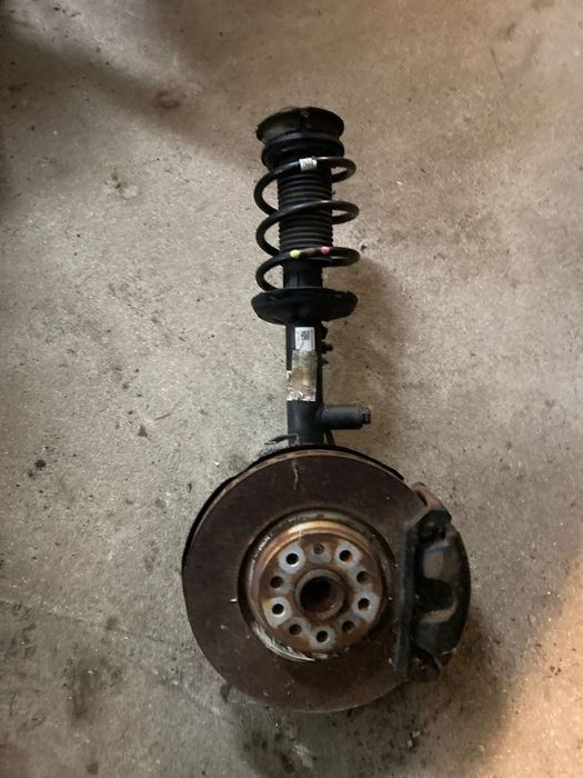 VW Tiguan II 5 NA kolumna Mcperson