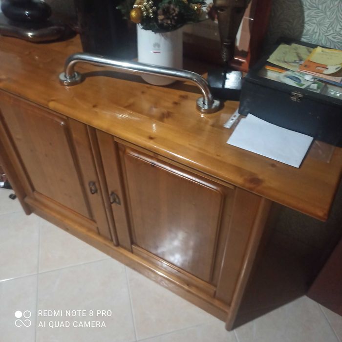 mobilia usada uma sala de jantar e um quarto de criança dos meus netos