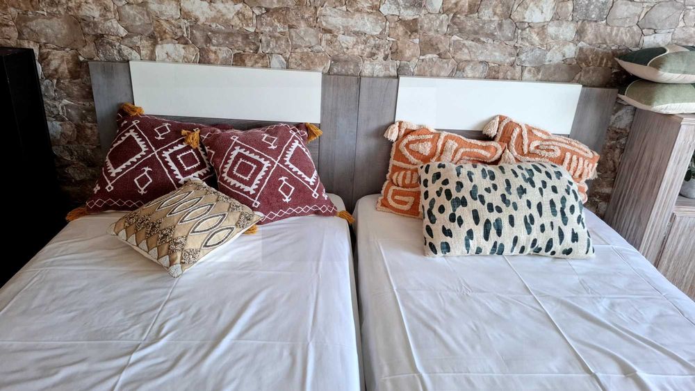 Cama solteiro com colchão,  cada